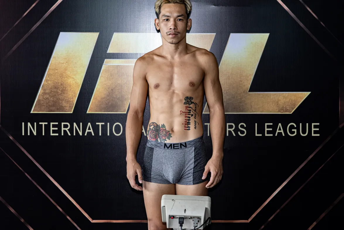 Surapong Aet-iam ในวันชั่งน้ำหนัก